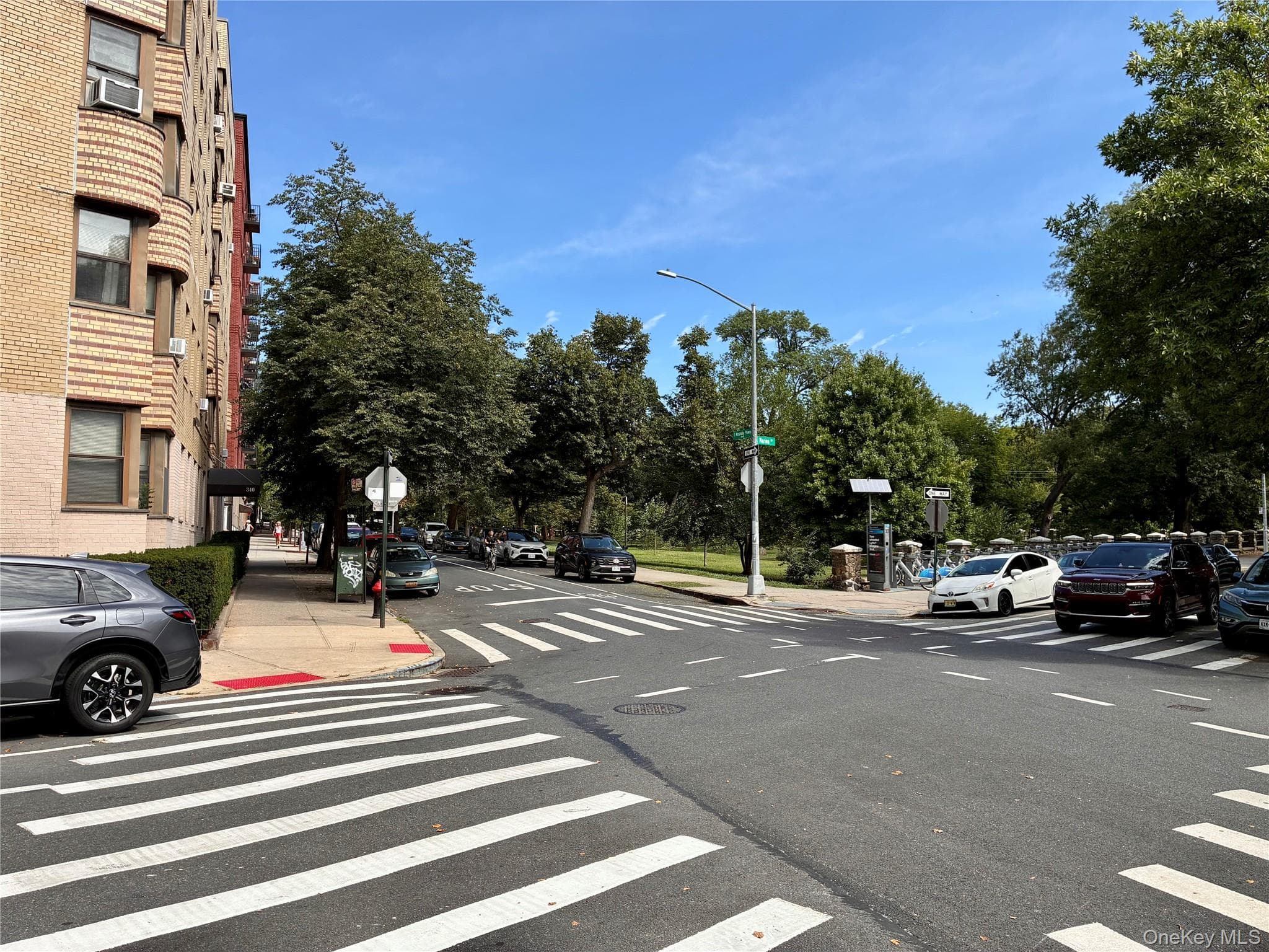340 East Mosholu Parkway Unit: 2C thumbnail 2