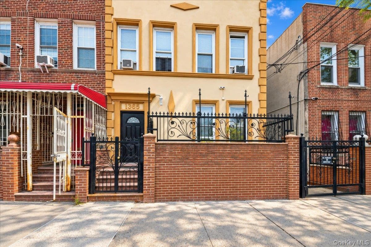 1385 Bronx River Avenue thumbnail 3