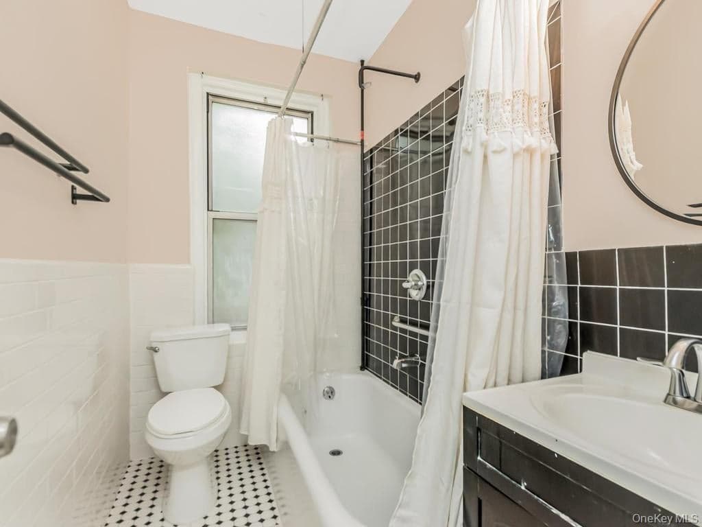472 Gramatan Avenue Unit: O2 thumbnail 9