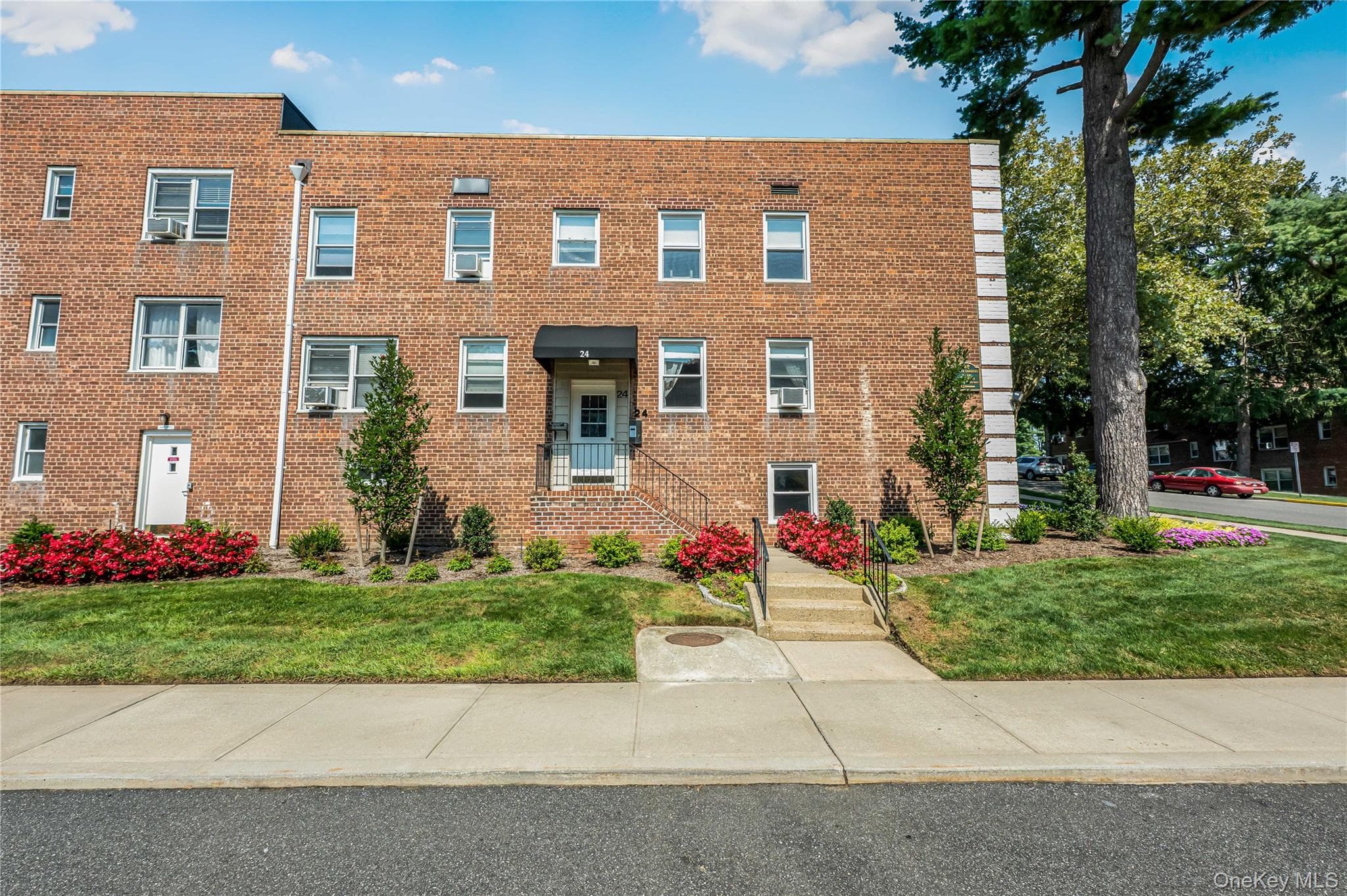 24 Edwards Street, ST Unit: 1G thumbnail 2