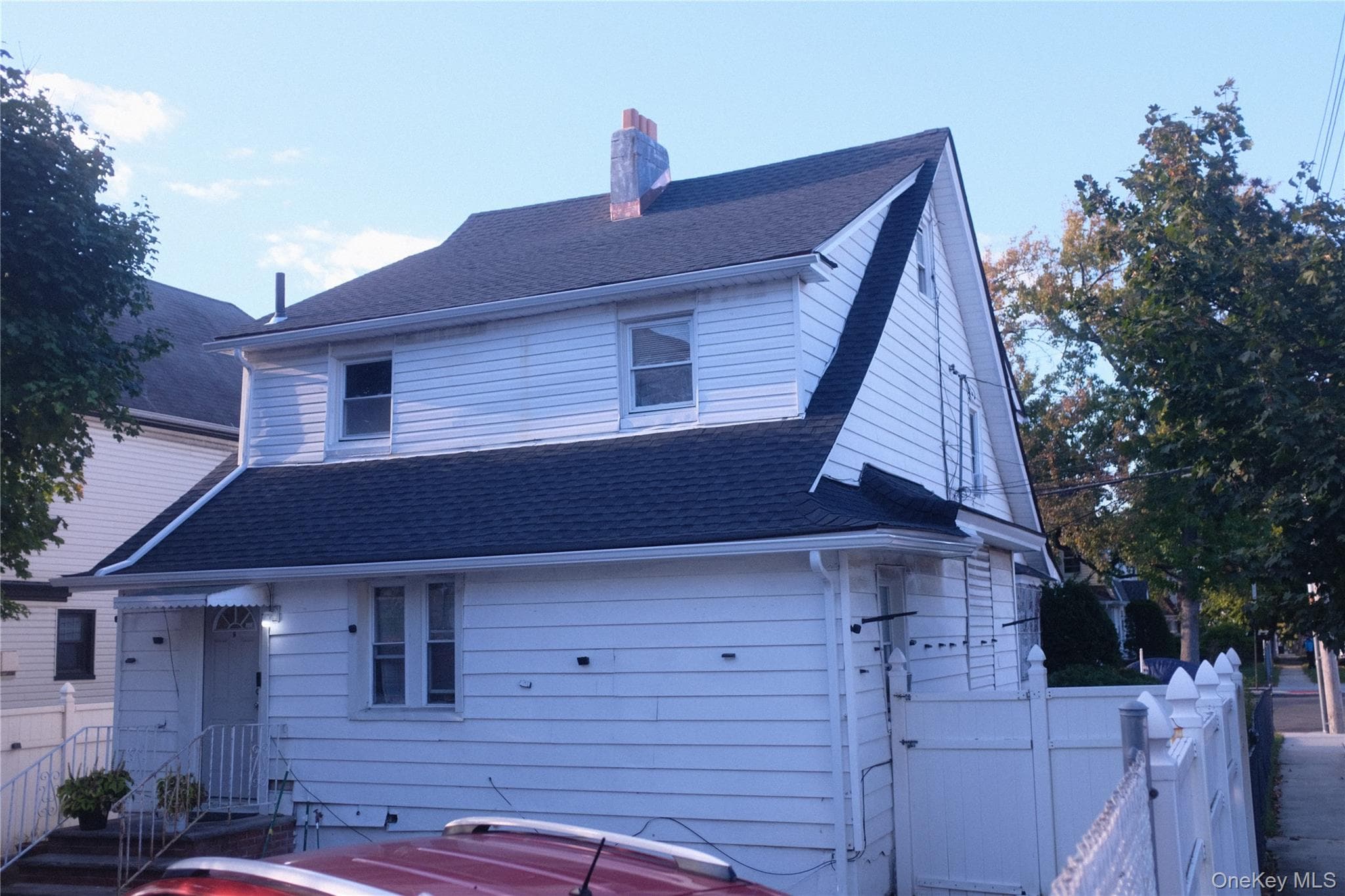 204-20 104th Avenue thumbnail 4