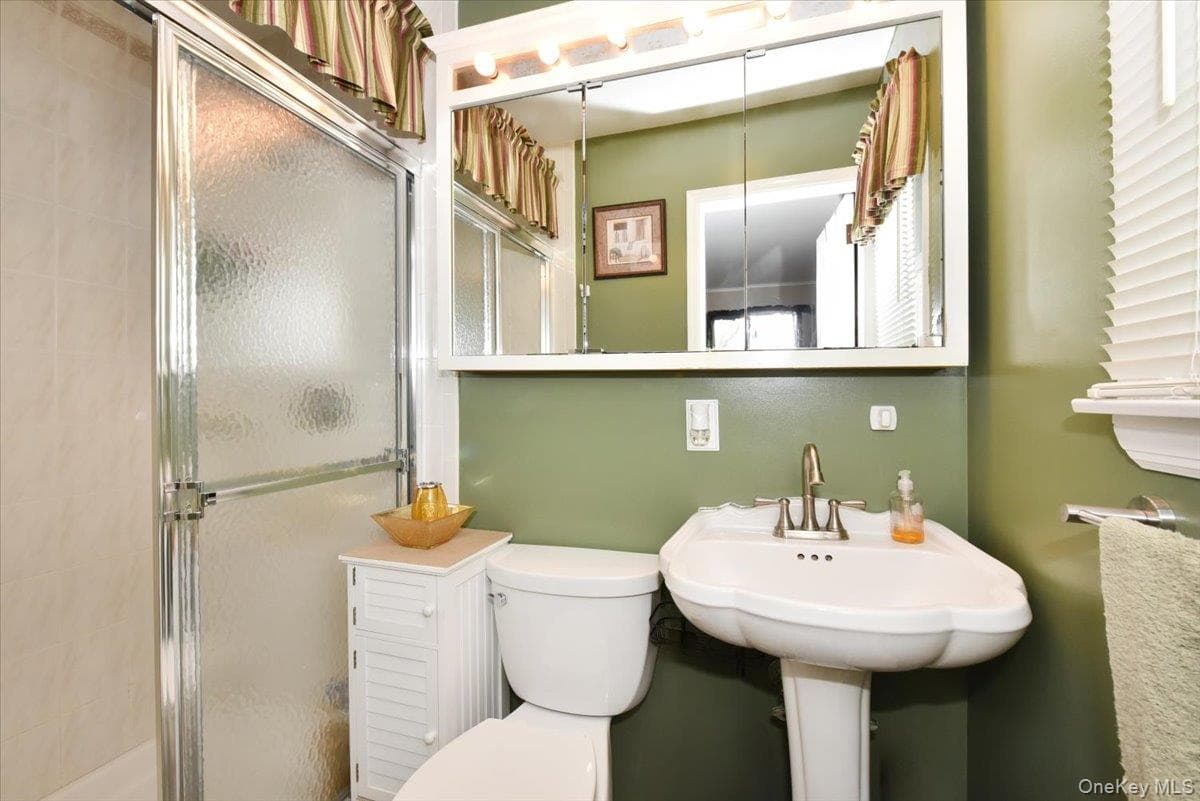 283 W Gates Avenue thumbnail 25