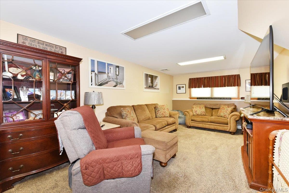 283 W Gates Avenue thumbnail 16