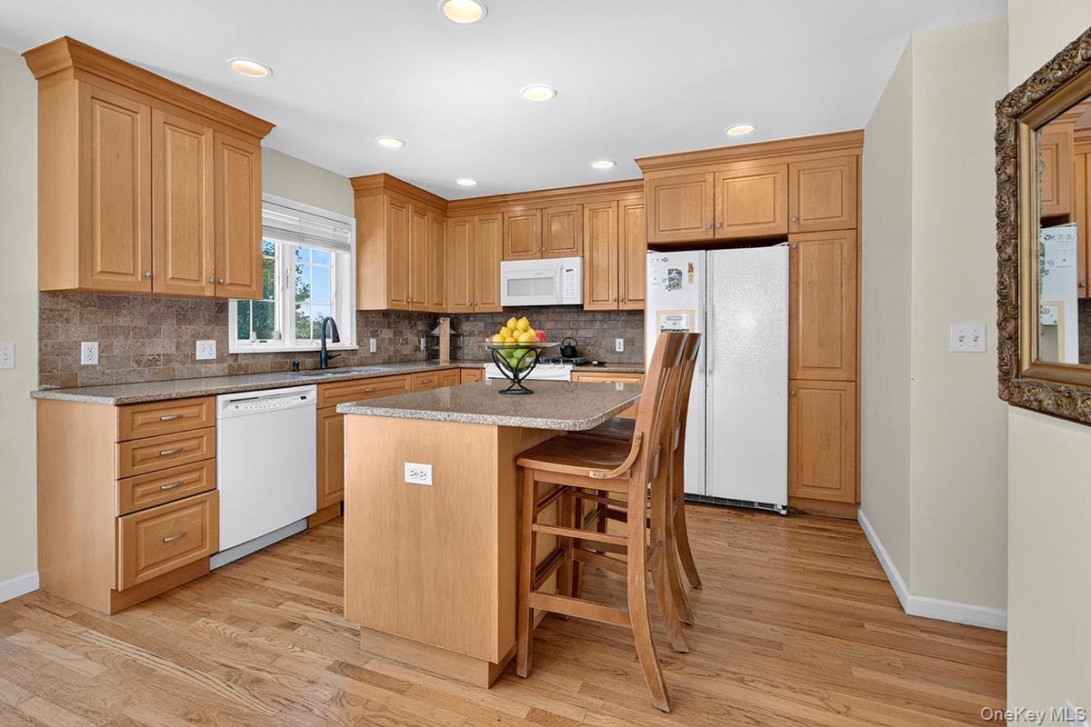 41 Mount Morris Avenue thumbnail 12