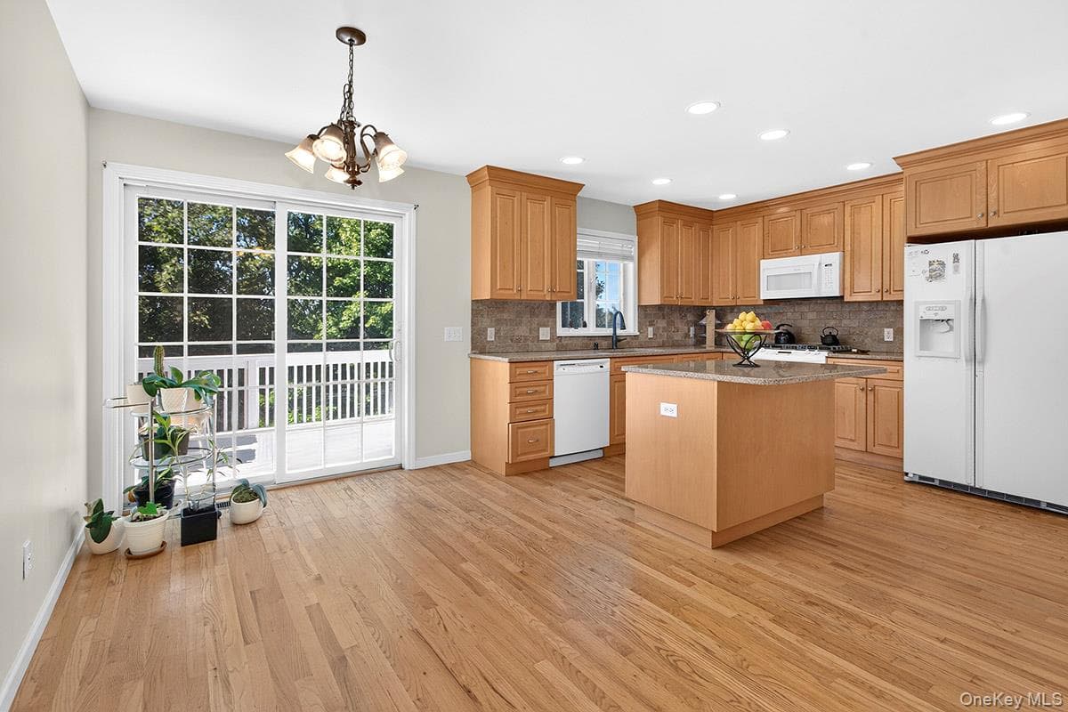 41 Mount Morris Avenue thumbnail 14