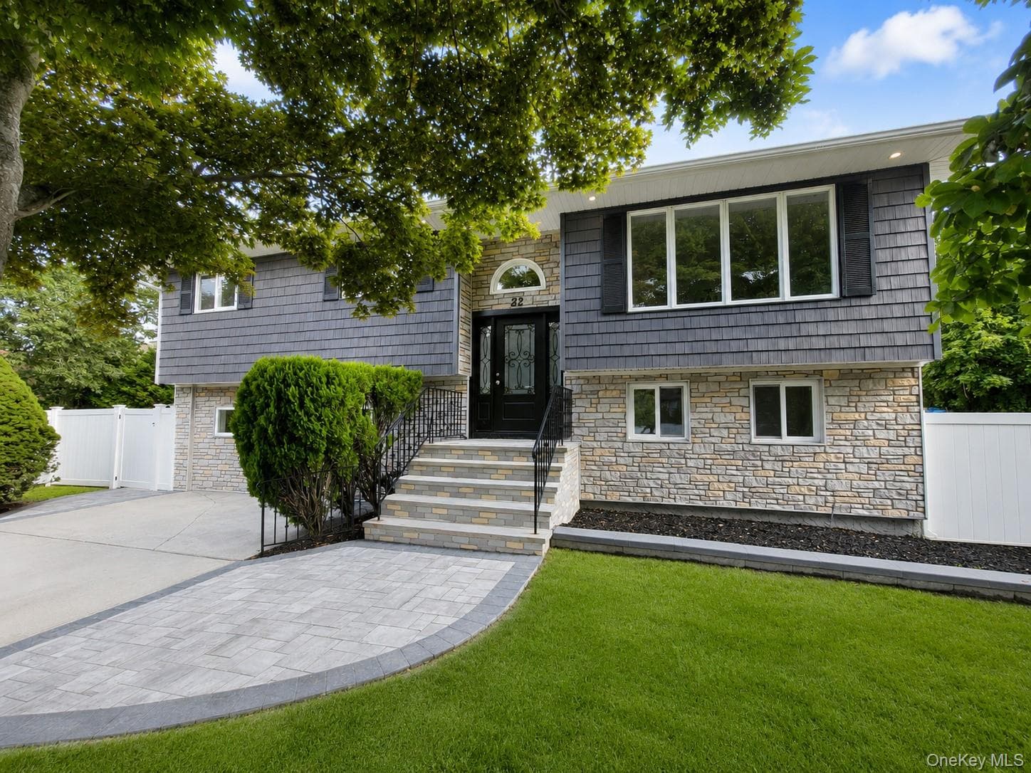 22 Brian Drive, East Islip