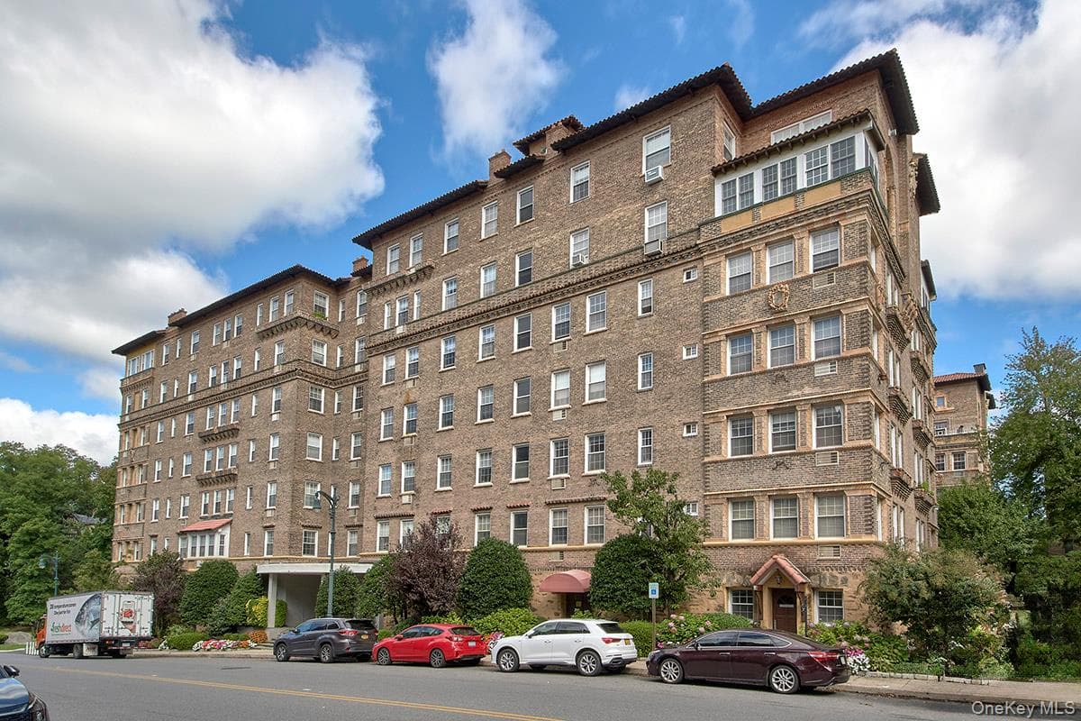 16 N Chatsworth Avenue Unit: 311, Larchmont