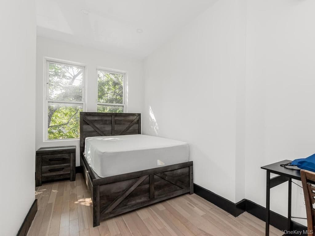 2458 Lorillard Place thumbnail 5