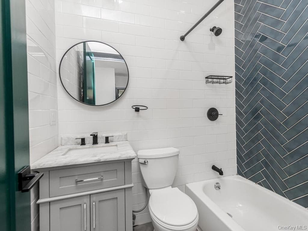 2458 Lorillard Place thumbnail 4