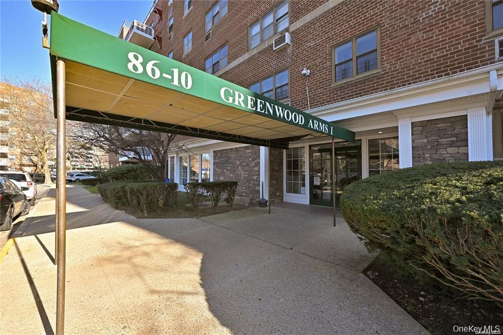 8610 151 Avenue Unit: 4N, Howard Beach