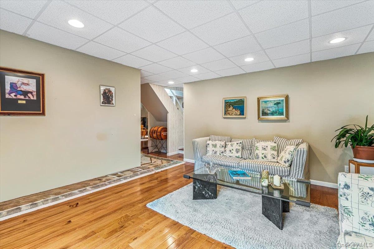 3850 Hillcrest Avenue thumbnail 27