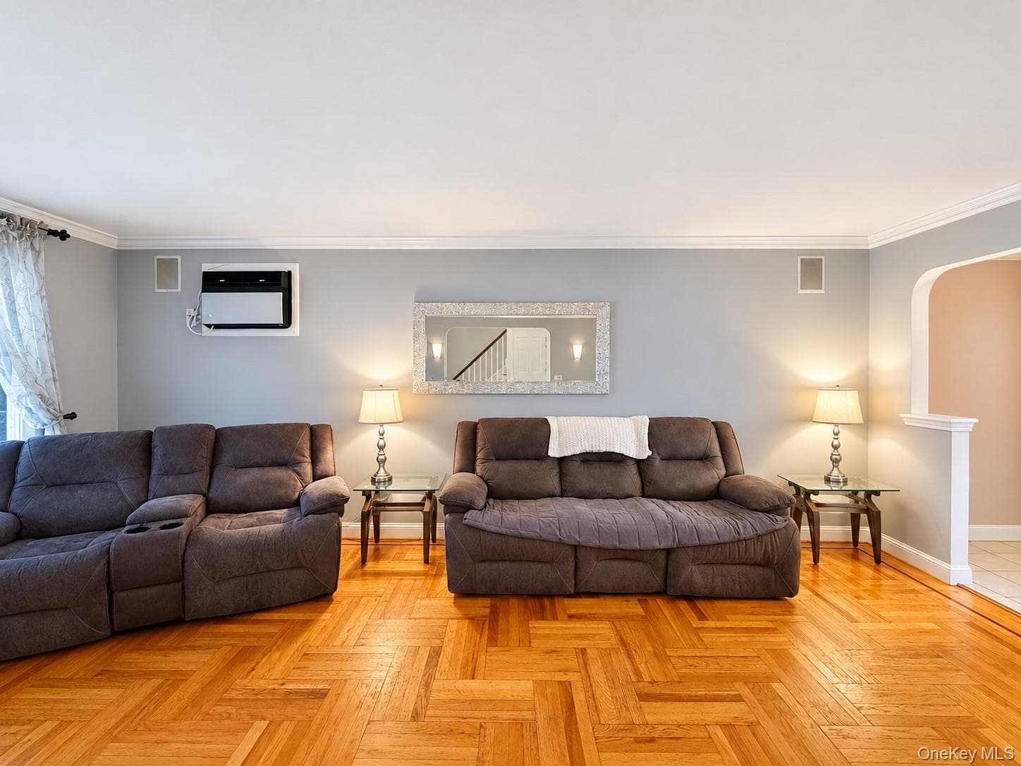 1660 Jarvis Avenue thumbnail 7