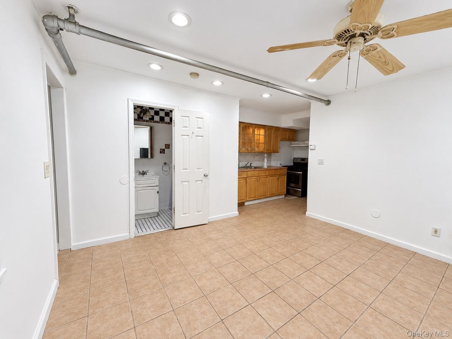 1660 Jarvis Avenue thumbnail 21