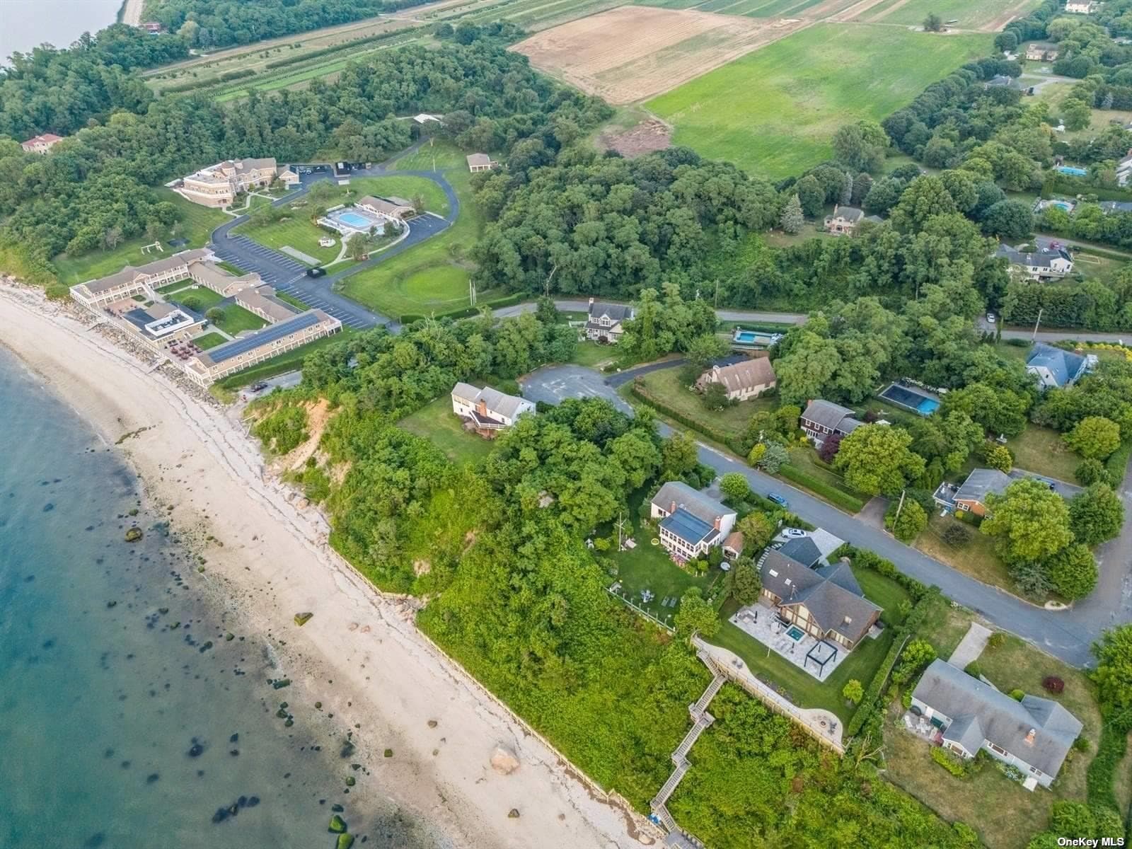 895 Glen Court thumbnail 13