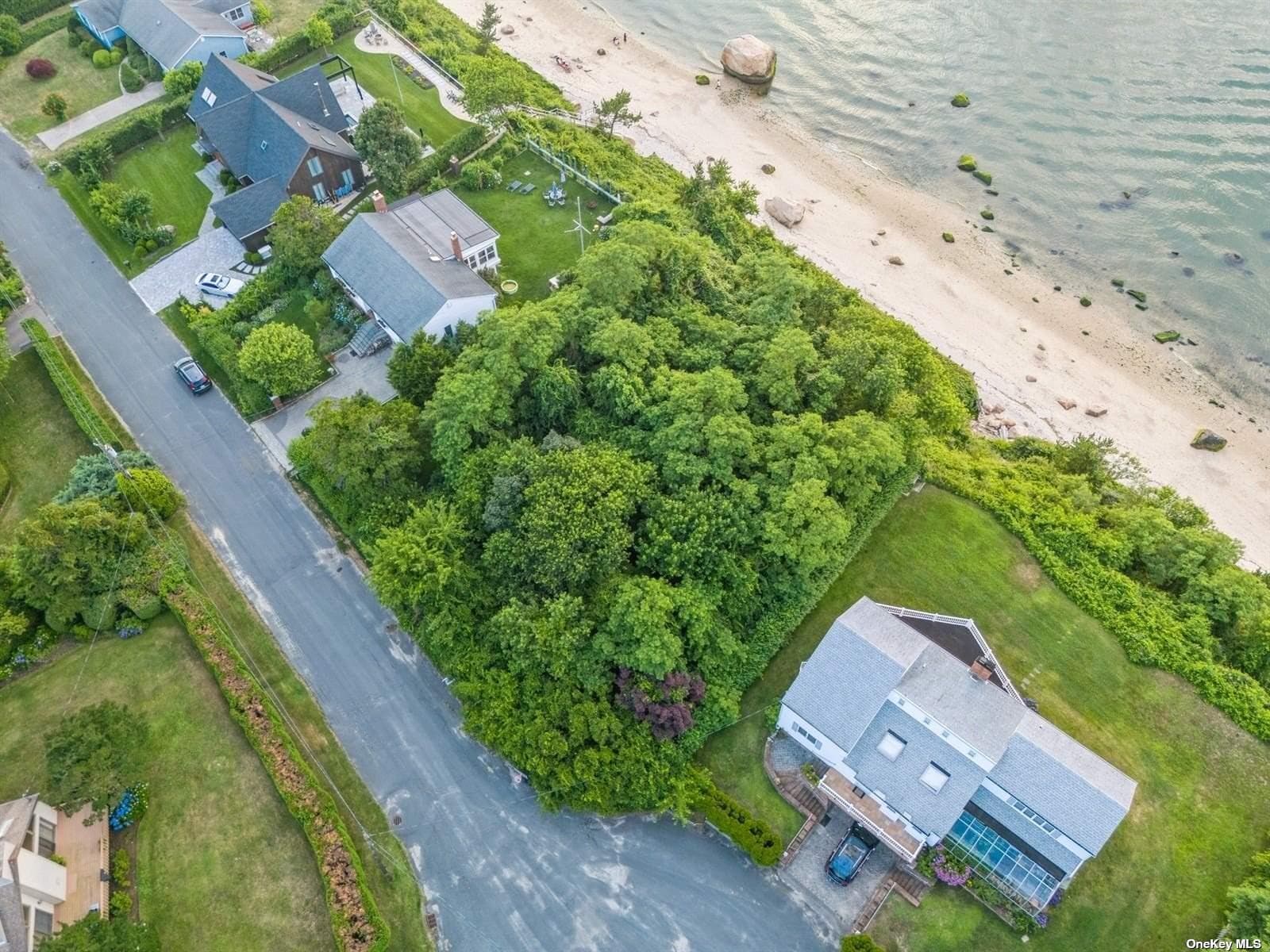 895 Glen Court thumbnail 9