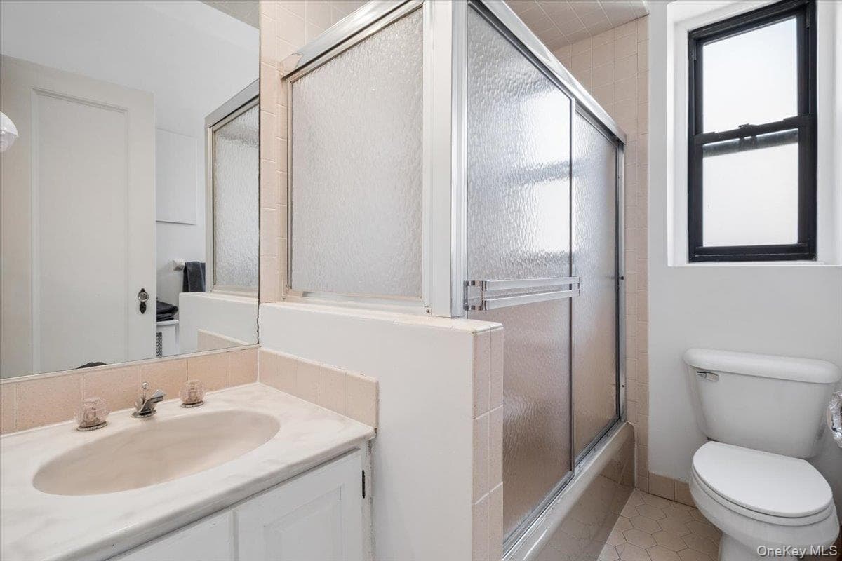 143 Garth Road Unit: 5L thumbnail 16