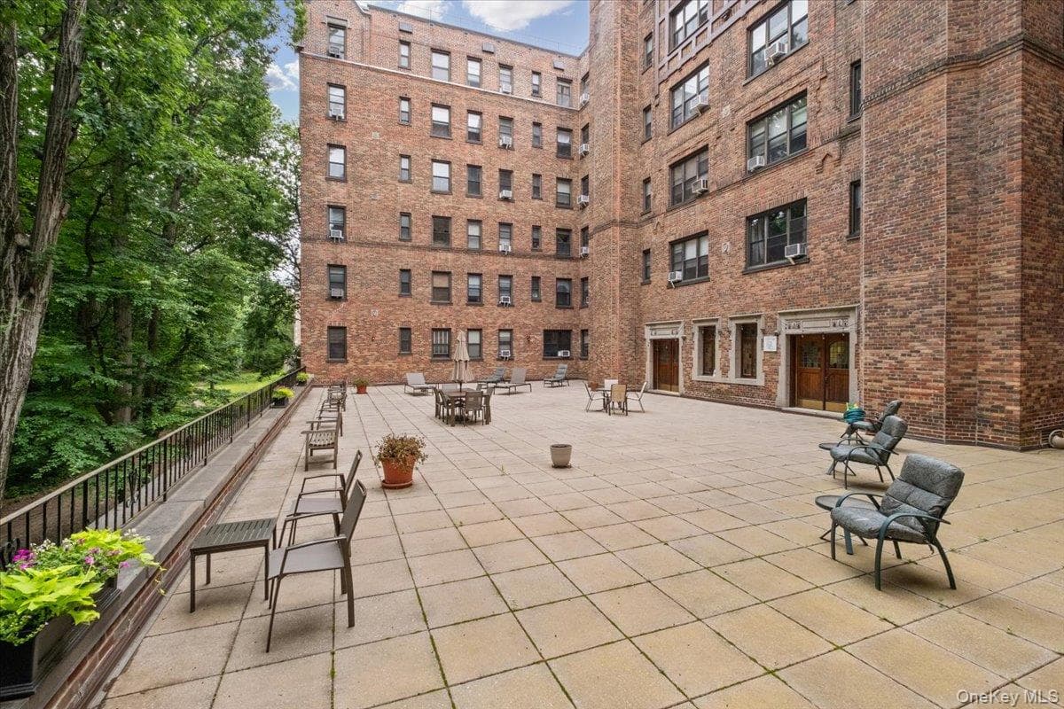 143 Garth Road Unit: 5L thumbnail 19