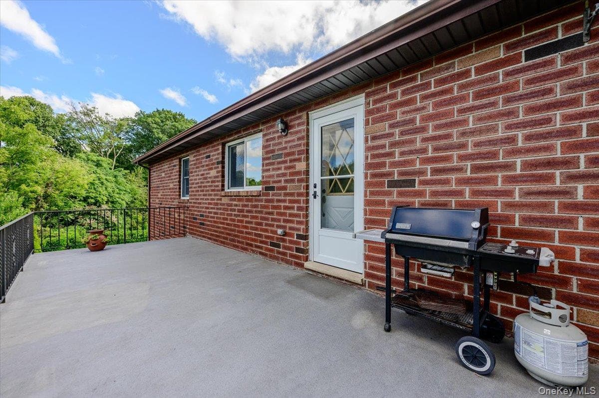 77 W Devonia Avenue thumbnail 19