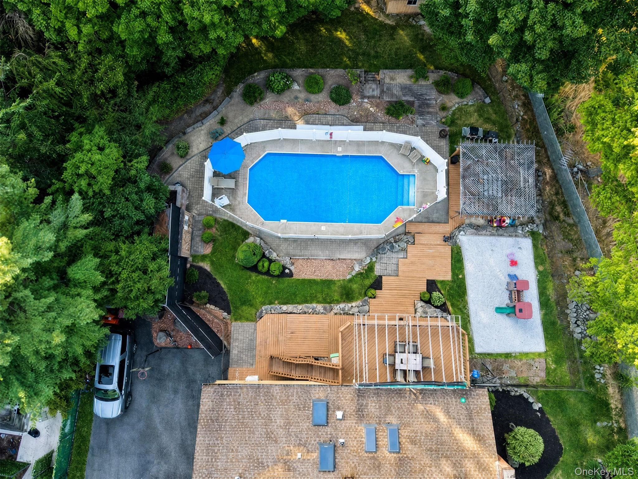 15 Arlington Drive thumbnail 3