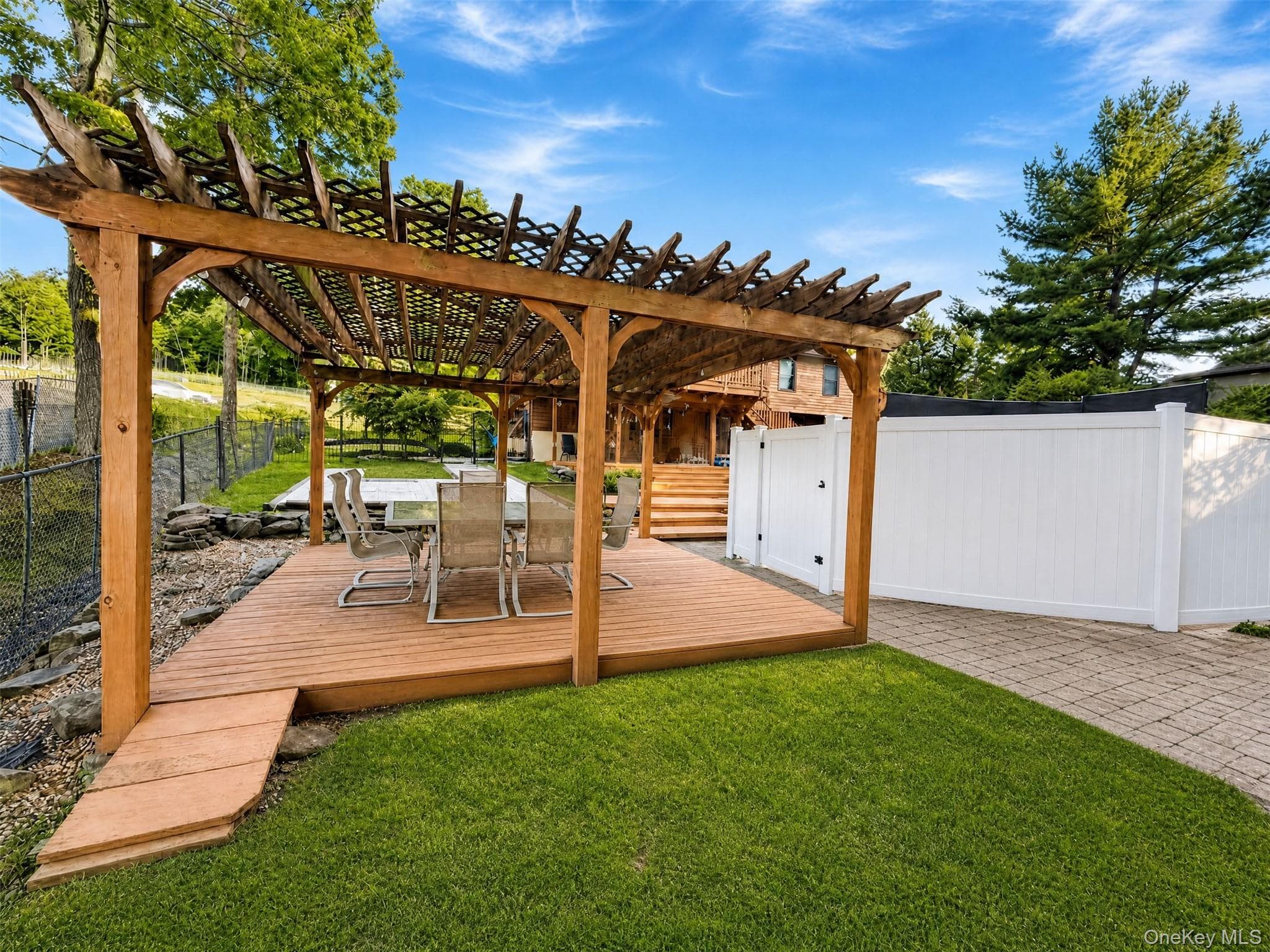 15 Arlington Drive thumbnail 31