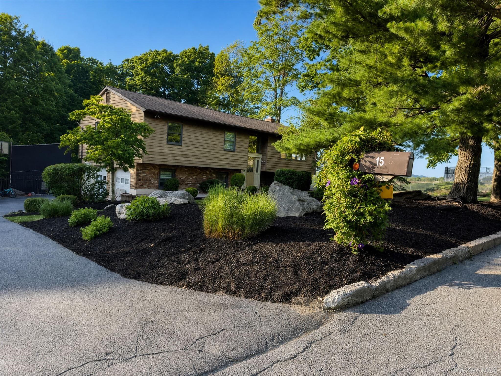 15 Arlington Drive thumbnail 11