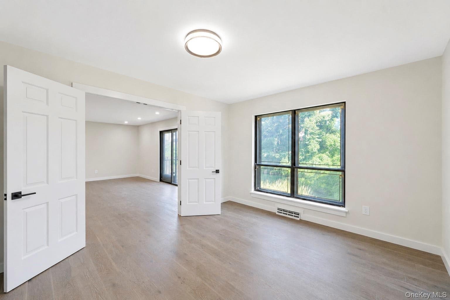 95 Windsor Gate Drive thumbnail 24