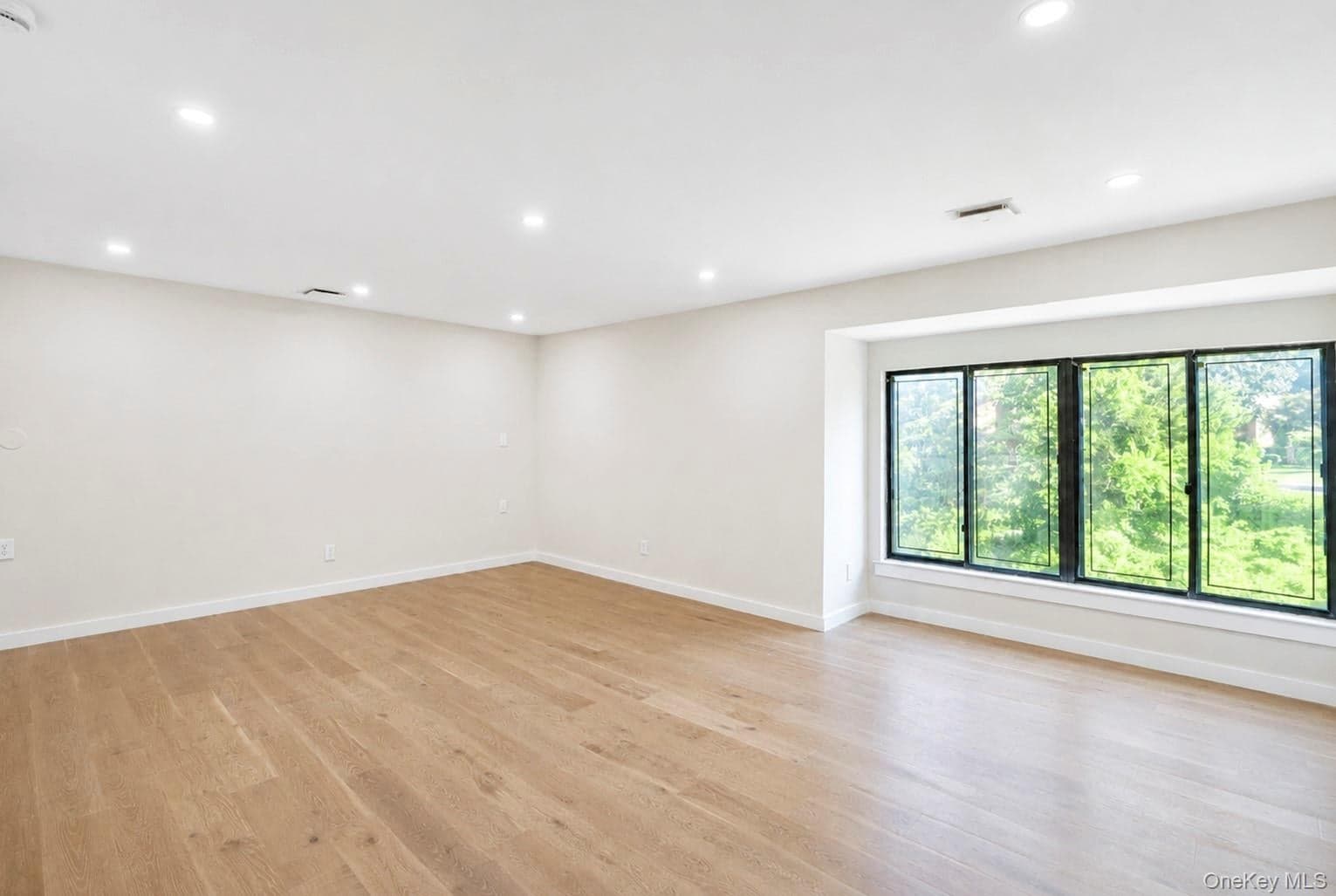 95 Windsor Gate Drive thumbnail 37