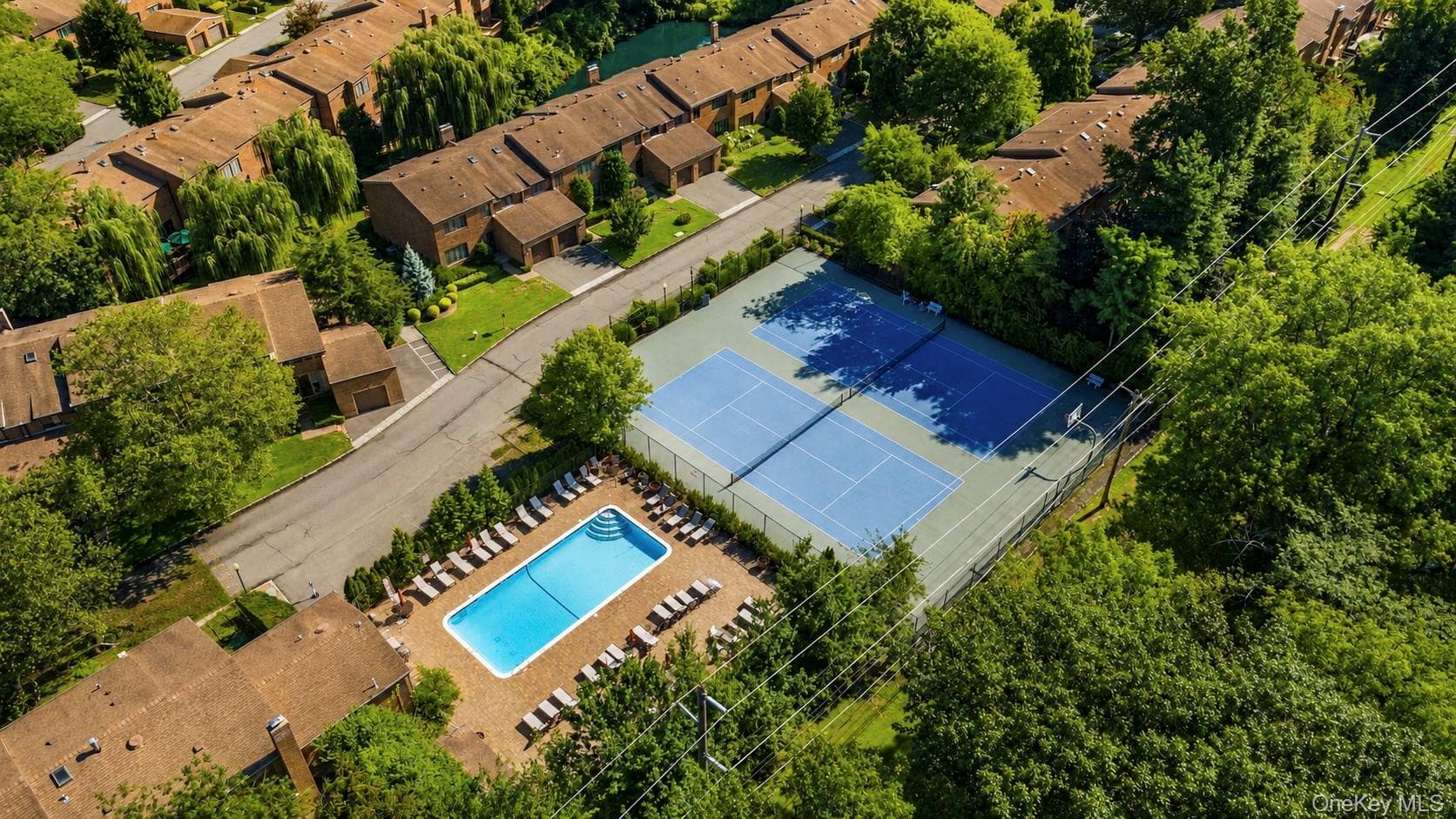 95 Windsor Gate Drive thumbnail 3