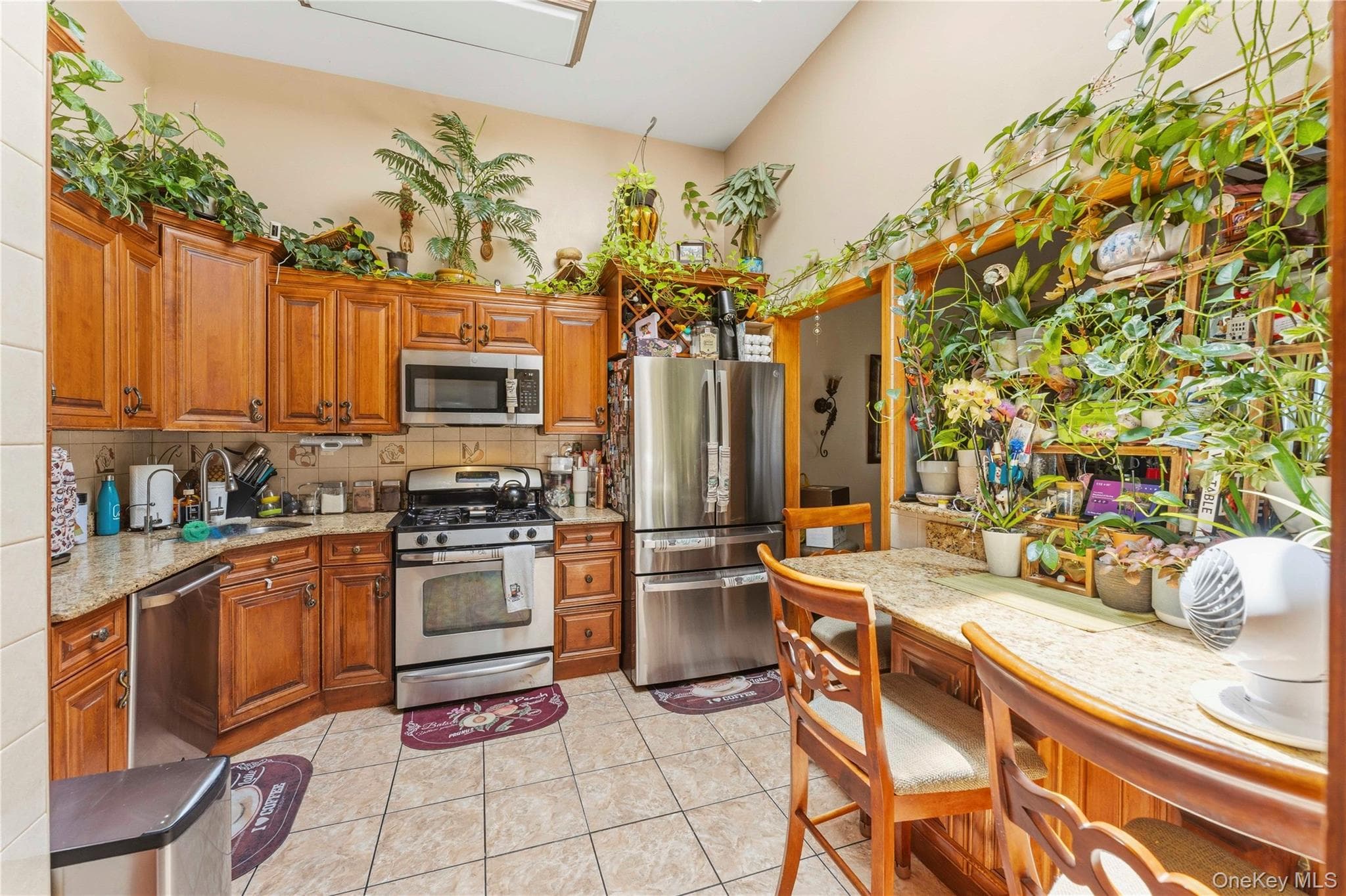 1556 Longfellow Avenue thumbnail 6