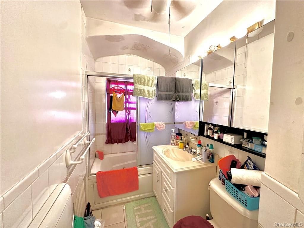 677 E 38th Street thumbnail 5