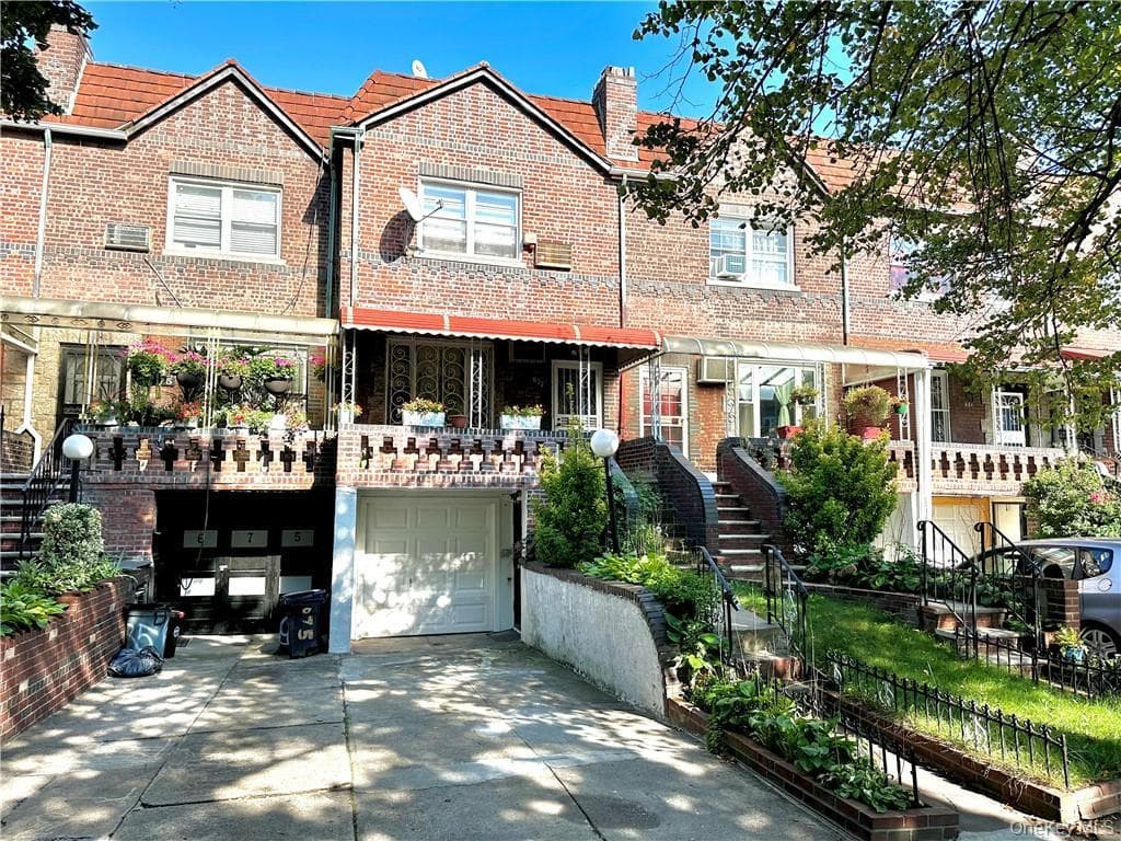 677 E 38th Street, Brooklyn