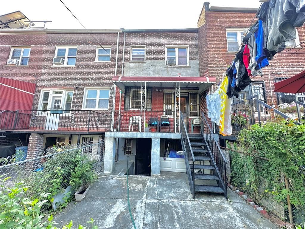 677 E 38th Street thumbnail 10