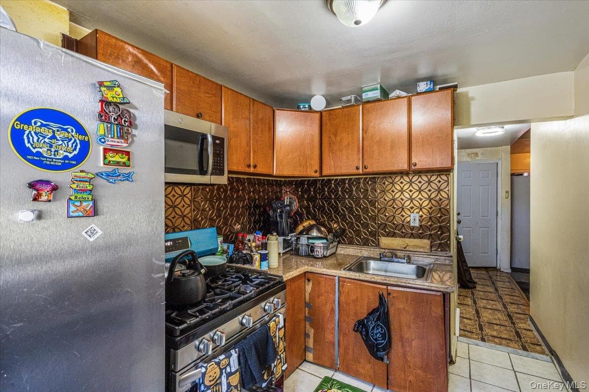 1632 Nostrand Avenue thumbnail 15