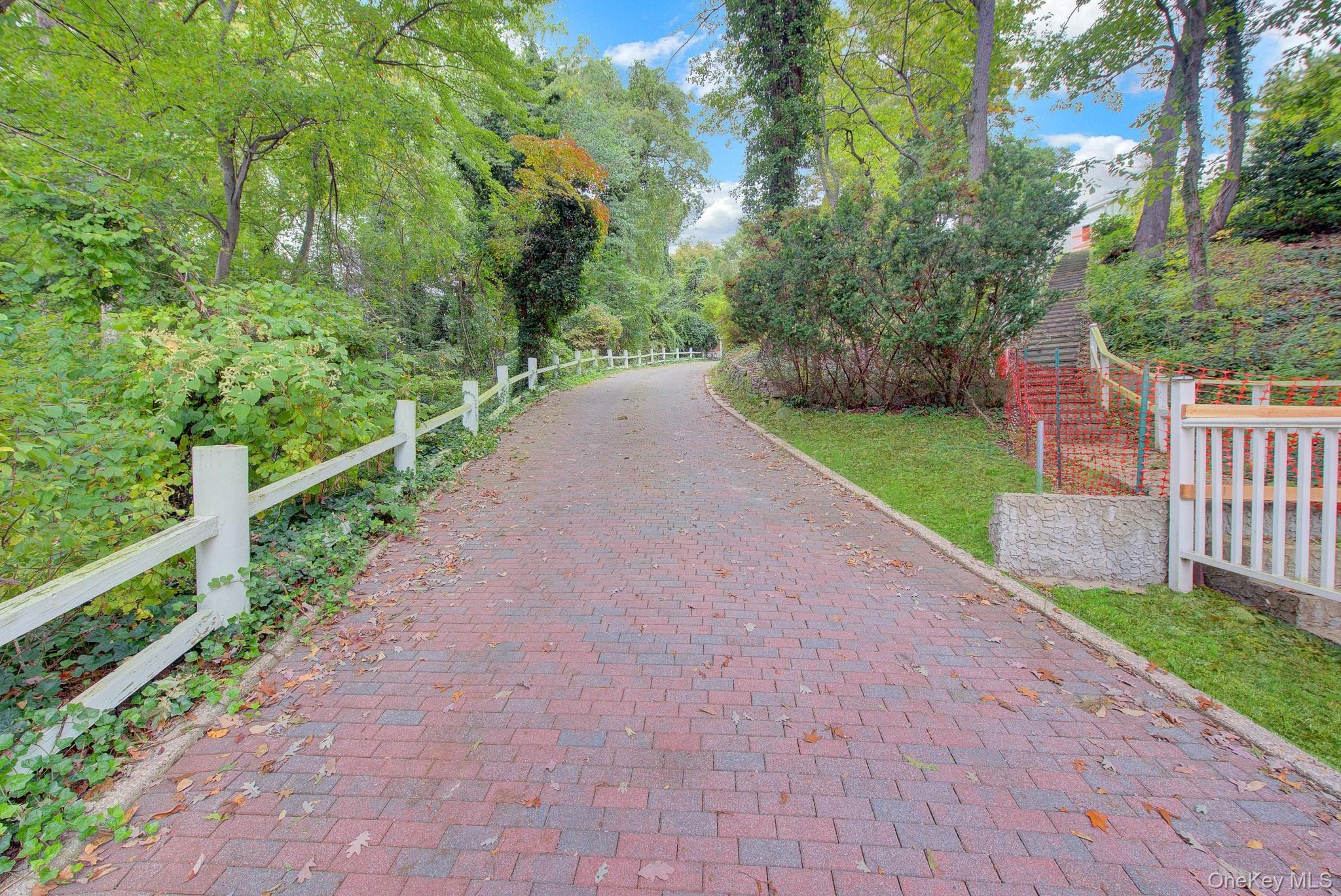 549 Woodbury Road thumbnail 6