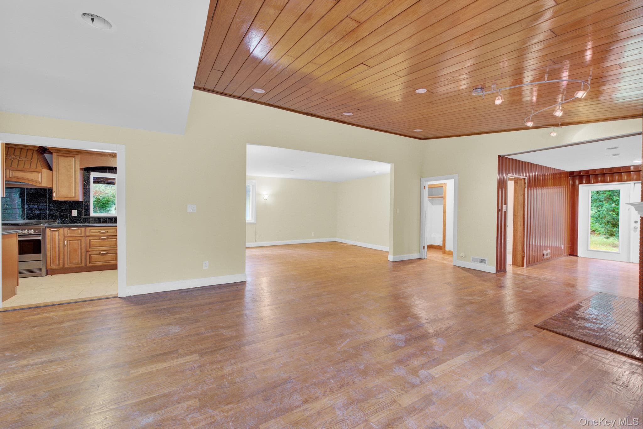 549 Woodbury Road thumbnail 17