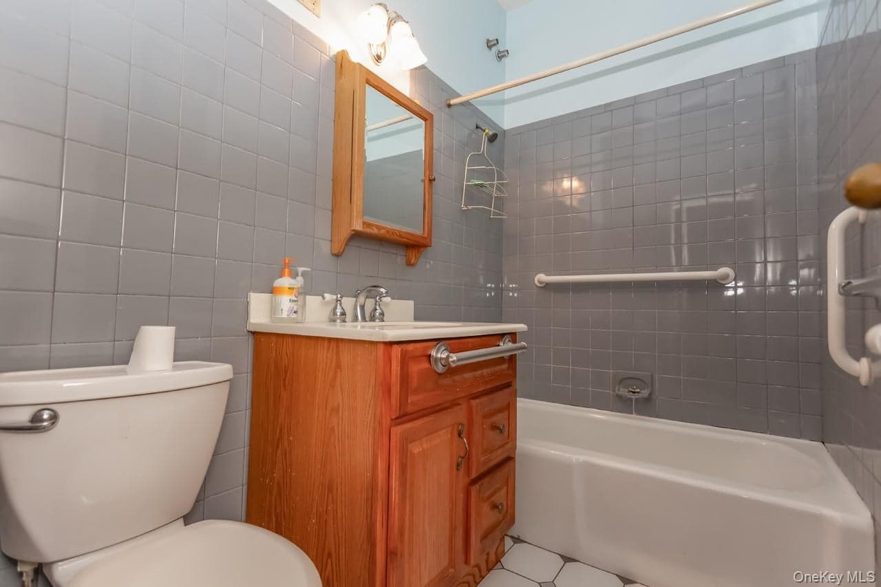 1 Lakeview Drive Unit: LL5 thumbnail 17