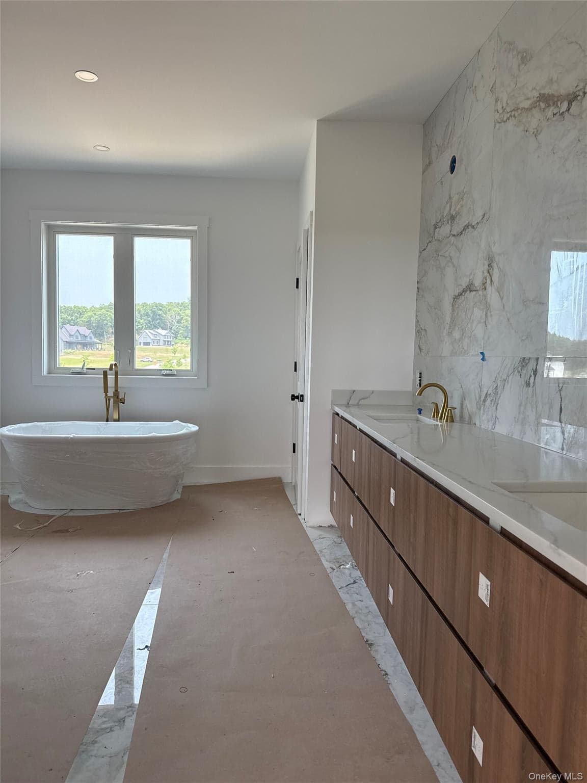 20 Nesheiwat Drive thumbnail 16