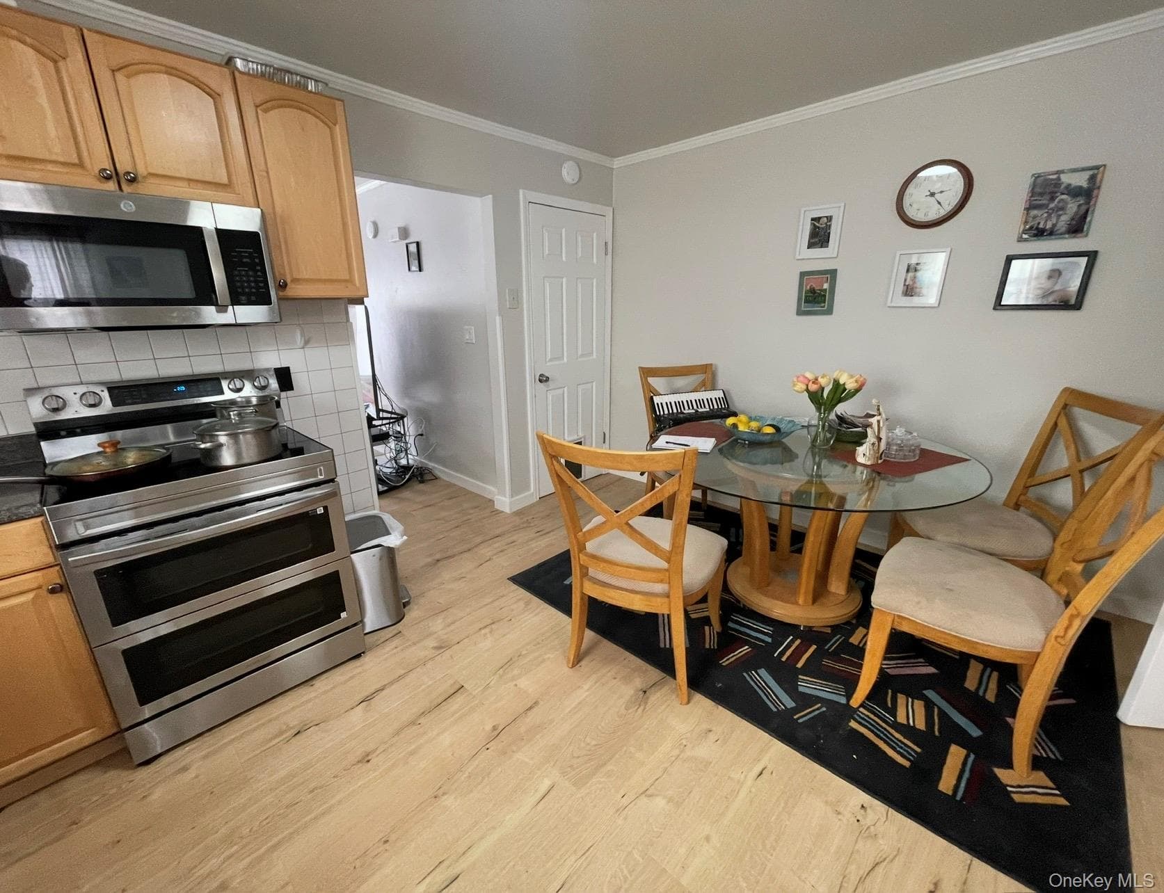 2150-2152 Avenue B thumbnail 4