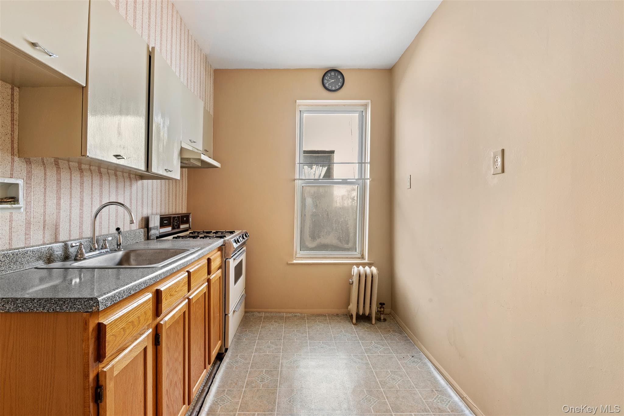1538 W 11th Street thumbnail 16