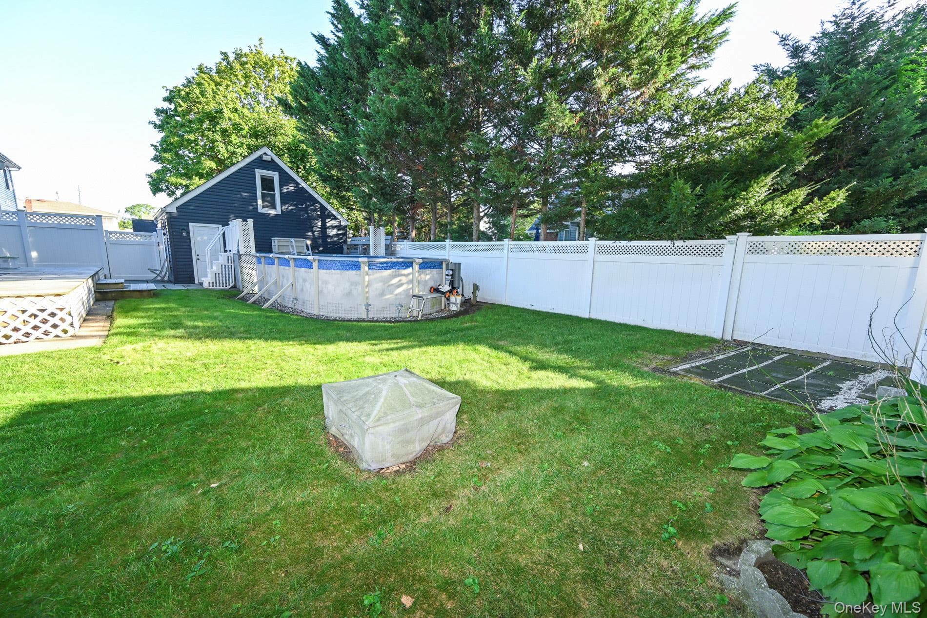 2297 Girard Place thumbnail 23