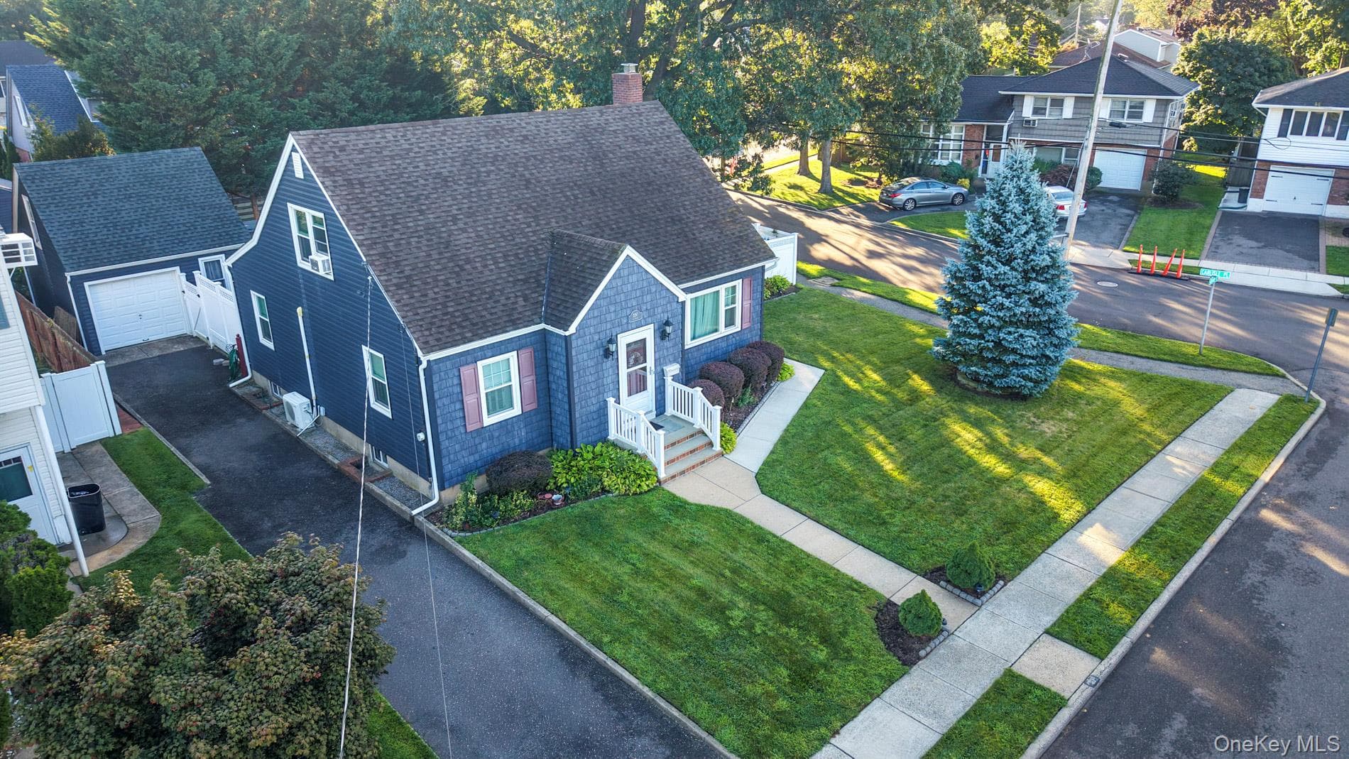 2297 Girard Place thumbnail 29