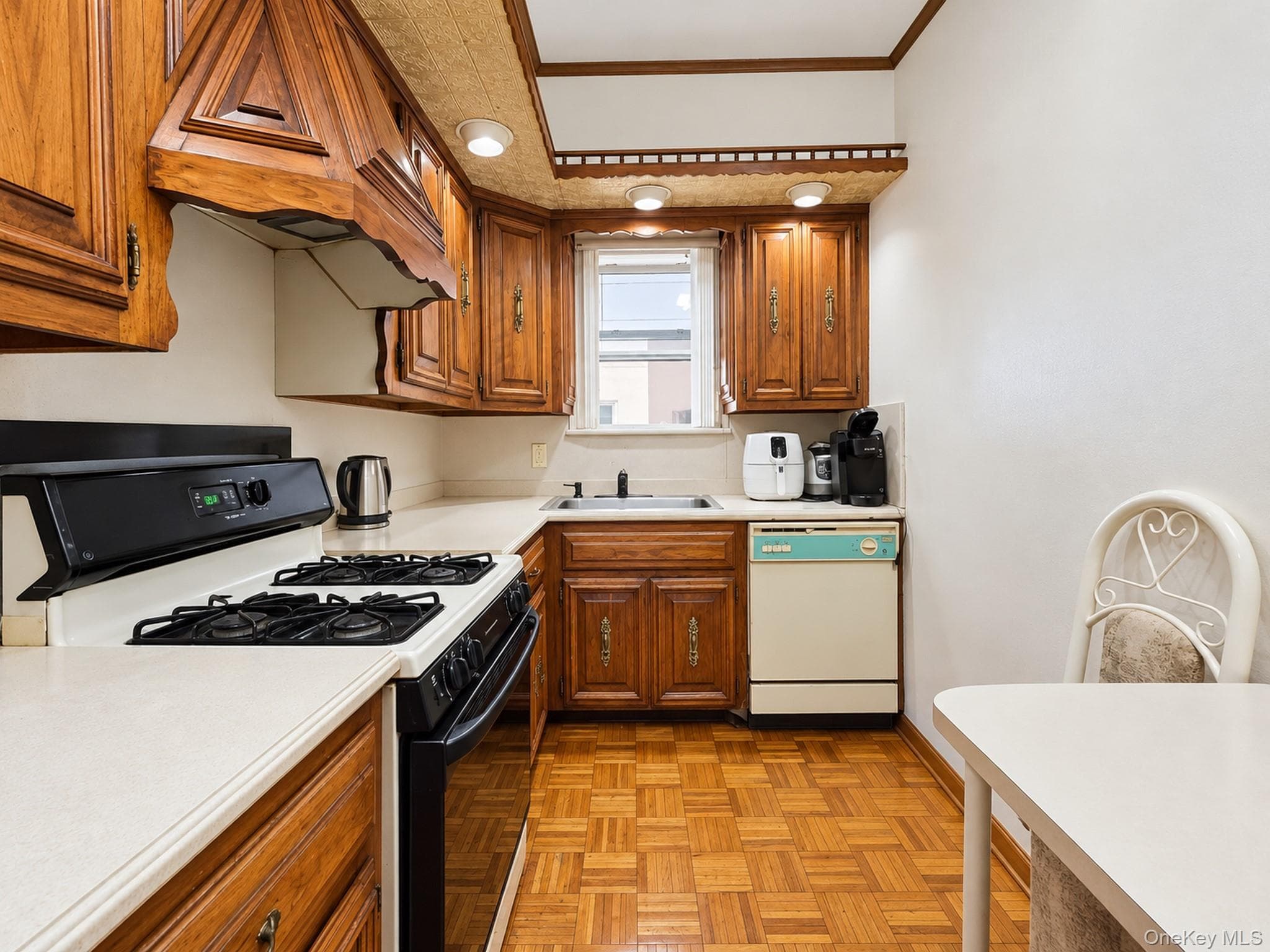 9806 Fort Hamilton Parkway thumbnail 7