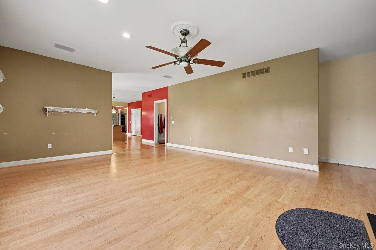23 Monarch Drive thumbnail 6