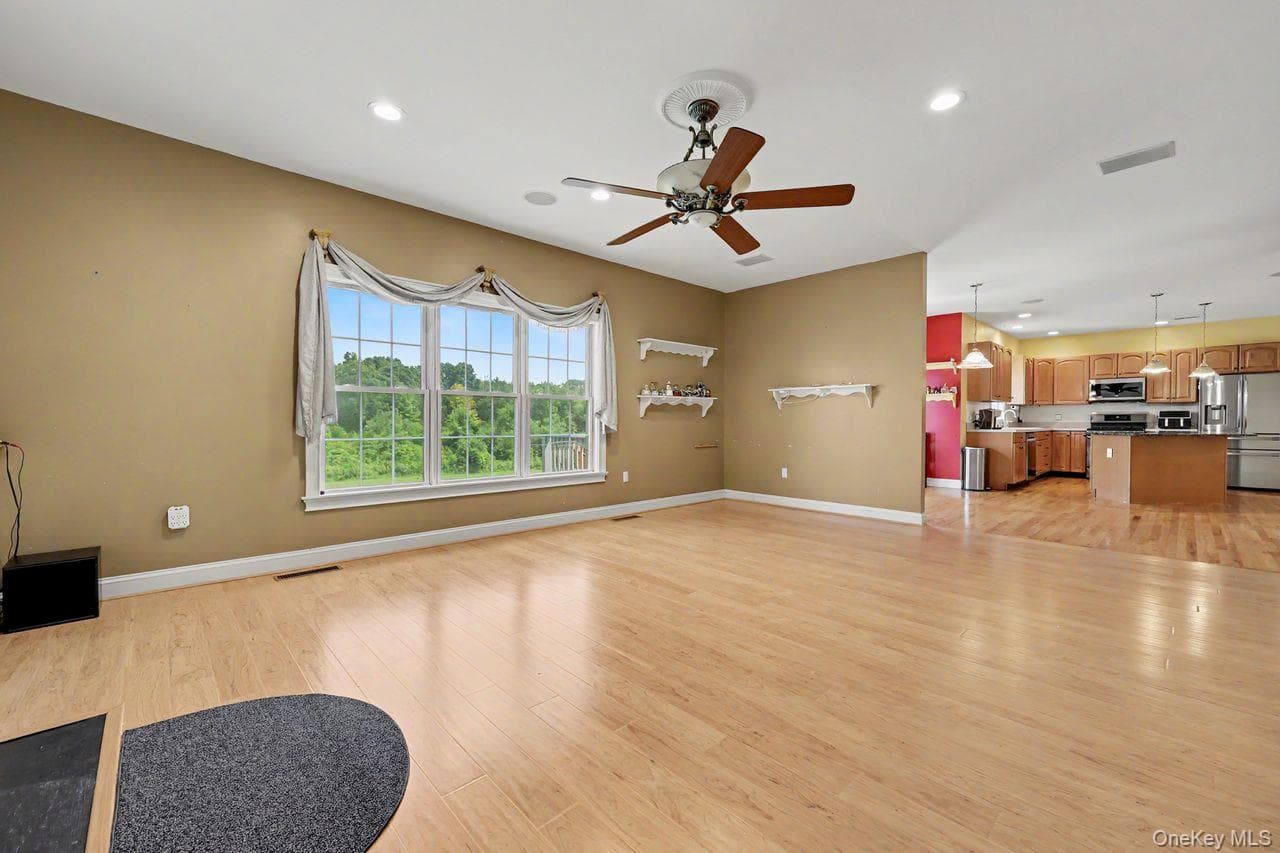 23 Monarch Drive thumbnail 7