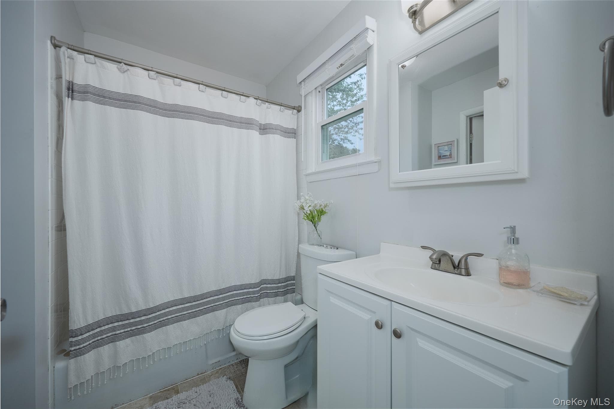 181 N Grand Avenue thumbnail 28