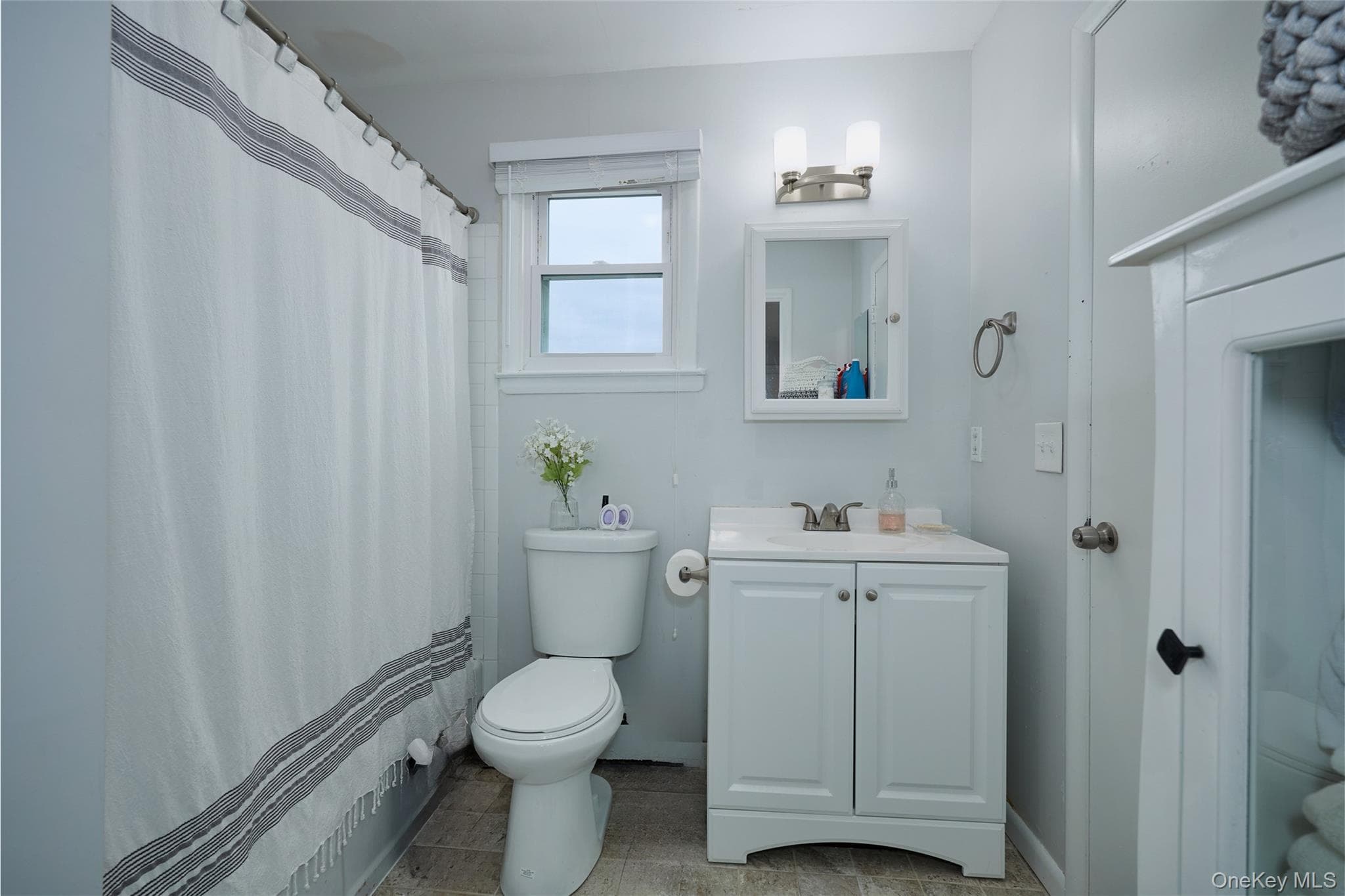 181 N Grand Avenue thumbnail 29