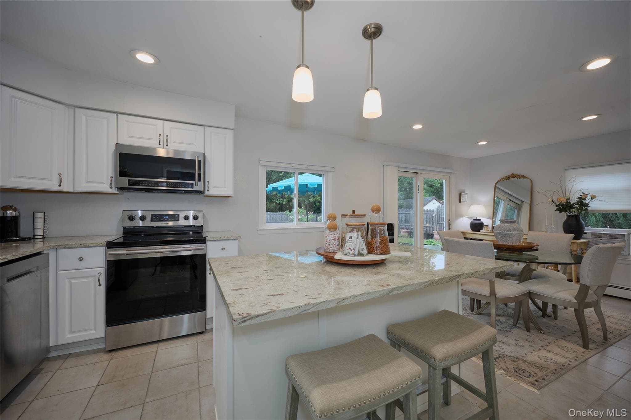 181 N Grand Avenue thumbnail 16