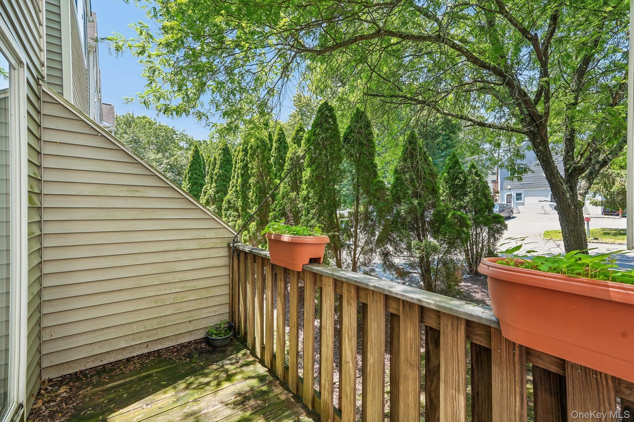 212 Arlington Court thumbnail 32