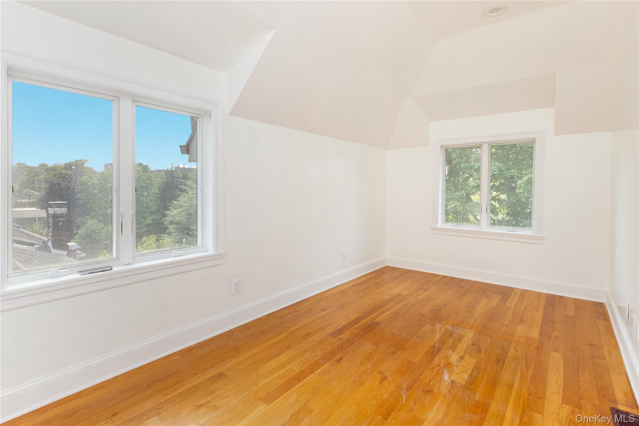 5637 Delafield Avenue thumbnail 15
