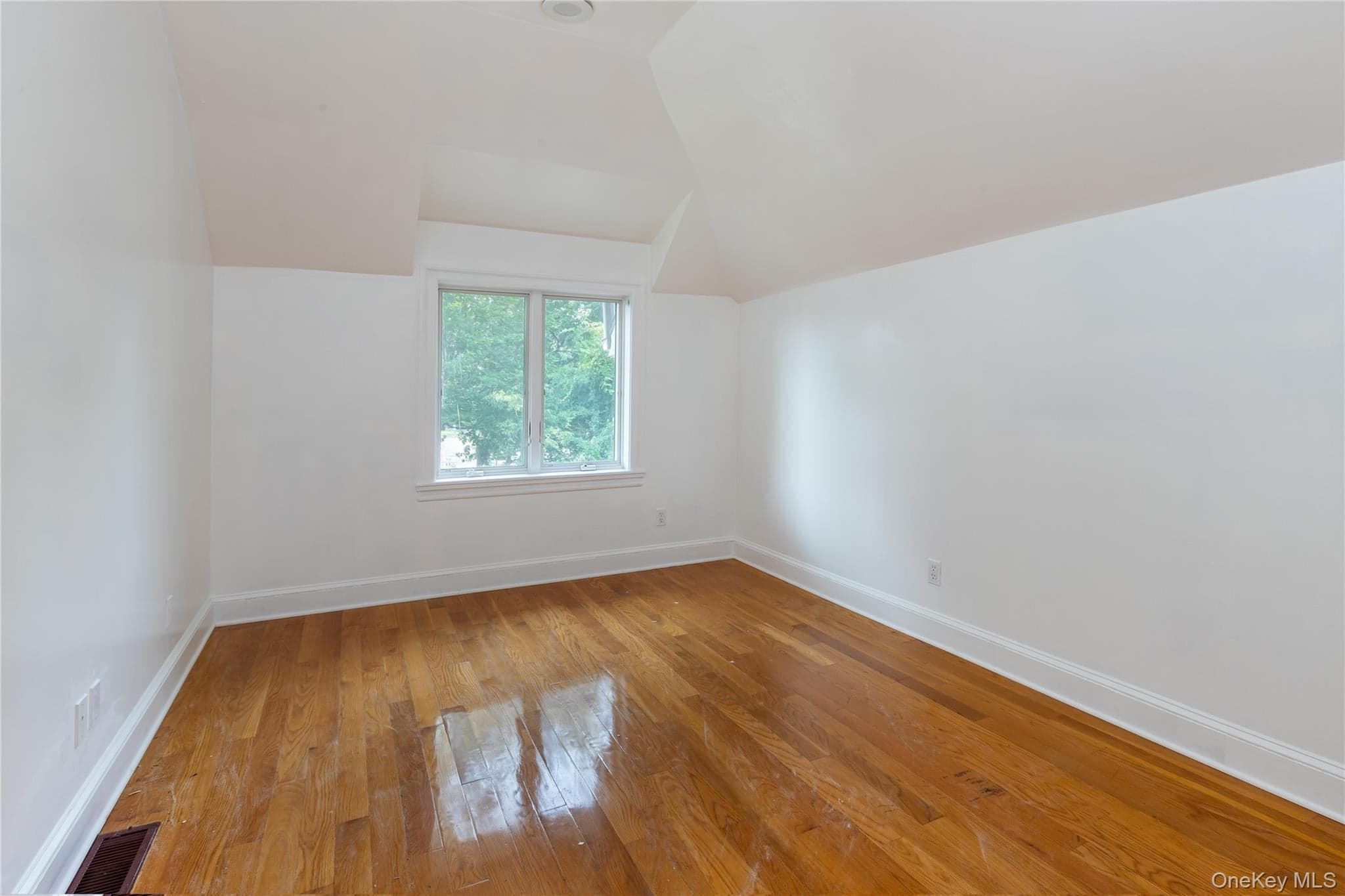 5637 Delafield Avenue thumbnail 16